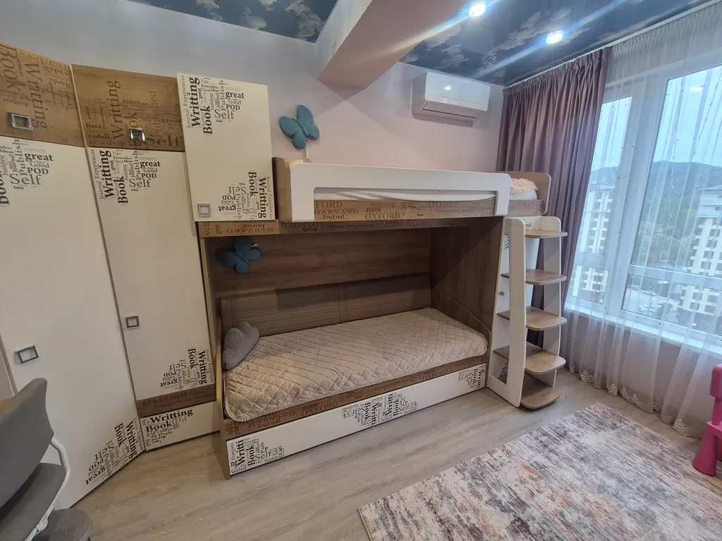 Уютная квартира с большим балконом и живописным видом на набережную