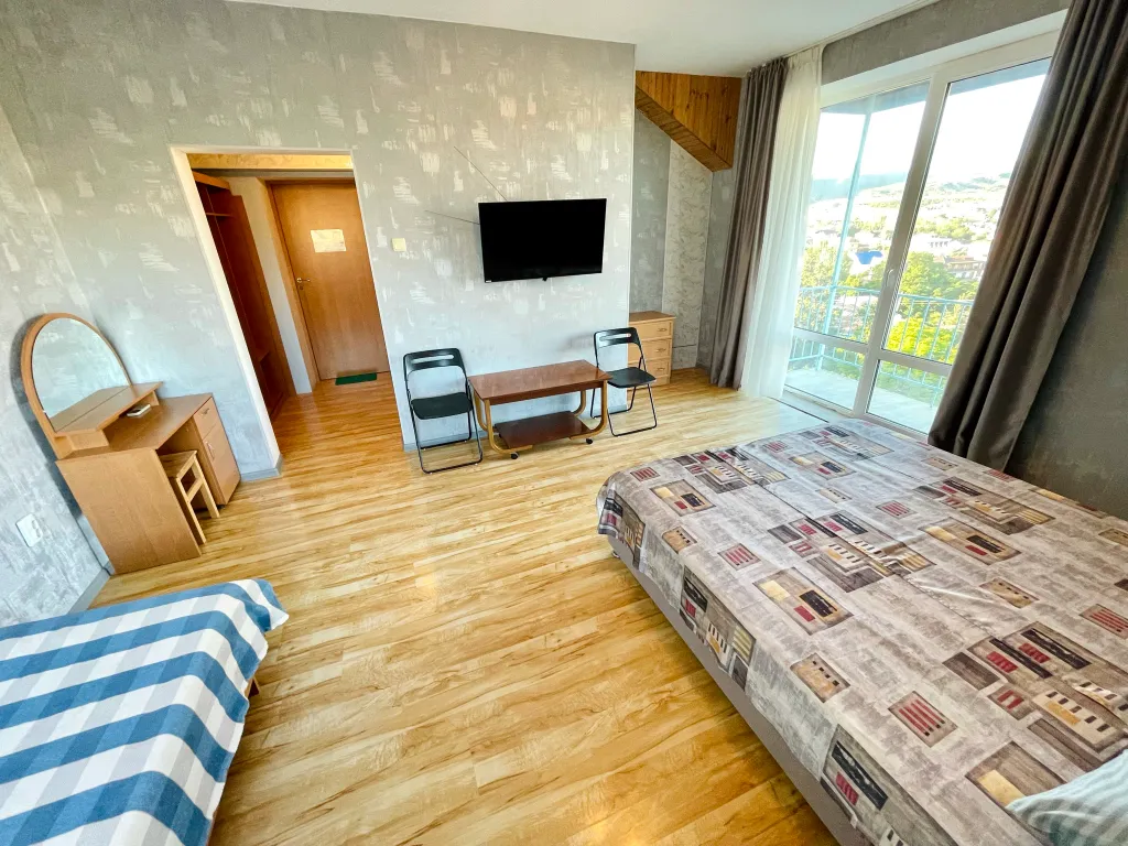 Номер комфорт с балконом