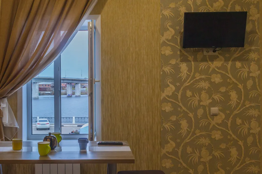 Студия возле Ипатьевского монастыря с видом на речку