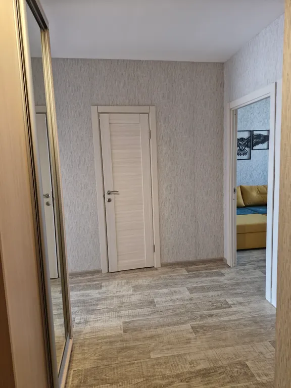 Квартира Квартира Шикарная просторная евротрешка для большой семьи или компании — Ярославль