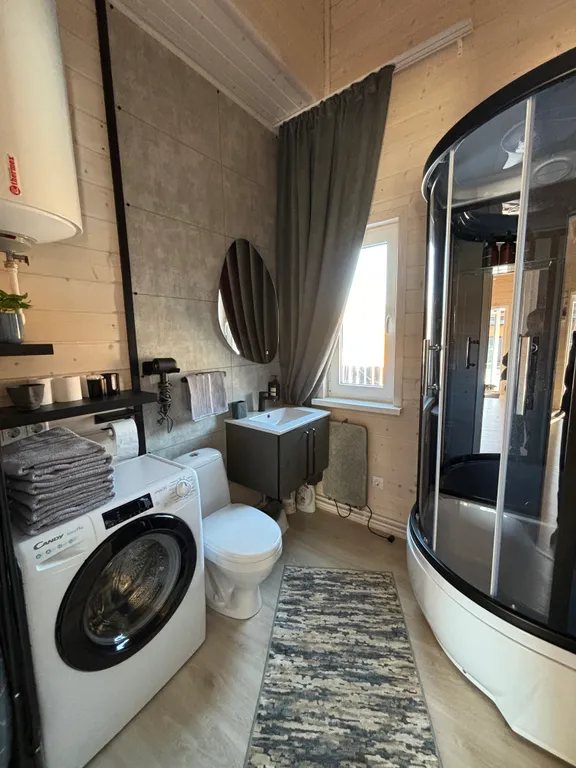 Домик с баней и чаном с видом на лес