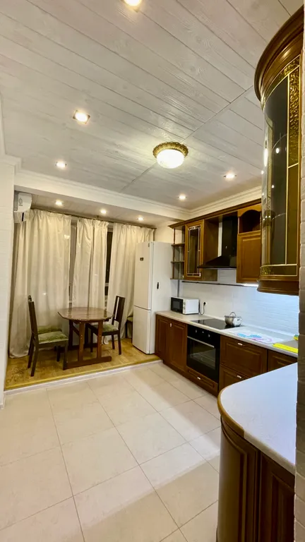 Квартира Уютная квартира в самом центре города, с видом на парк вокруг света — Омск