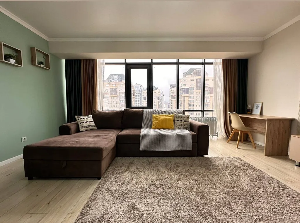 C видом на горы Esentai residence