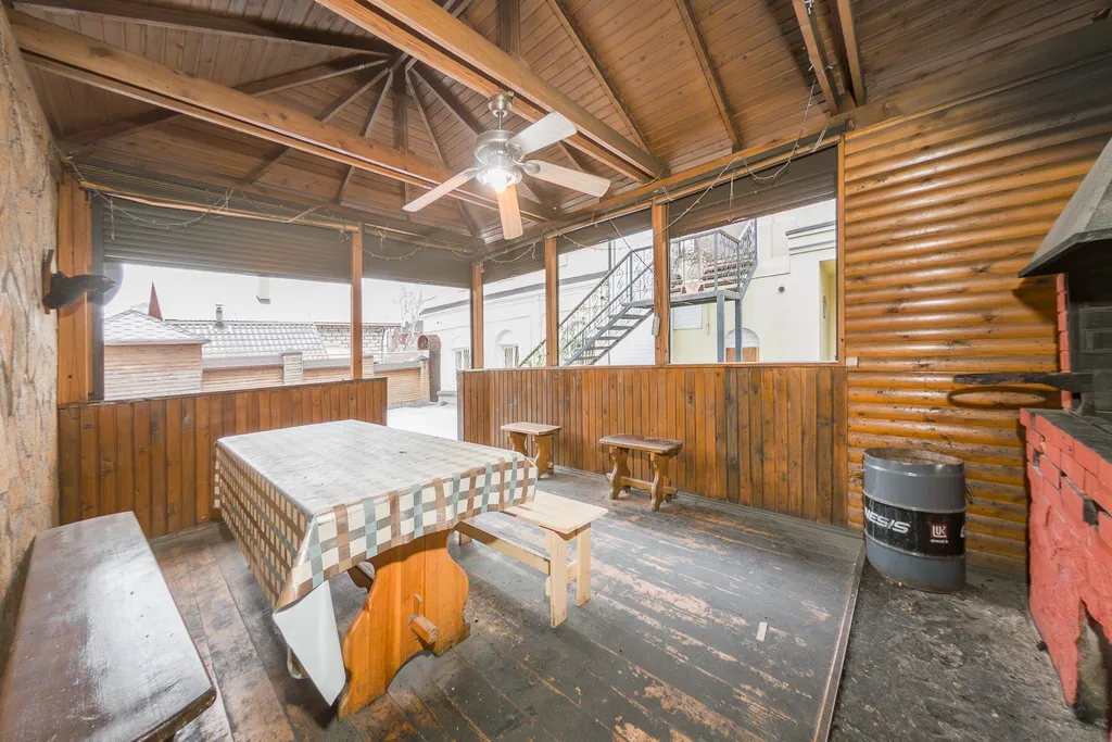 Дом со включённой стоимостью бассейна, сауны, бильярда, мангала