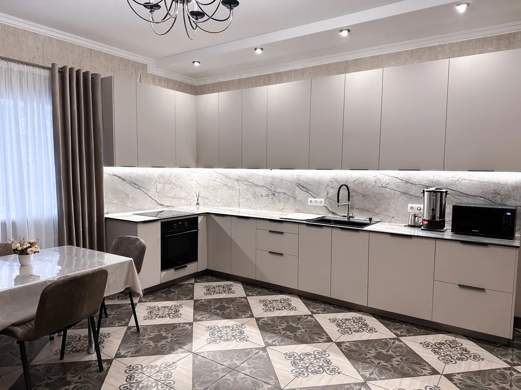 Дом с бассейном и баней в Самаре