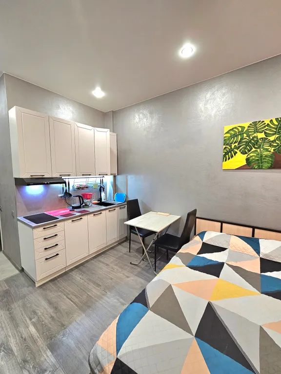 Студия в современном европейском квартале