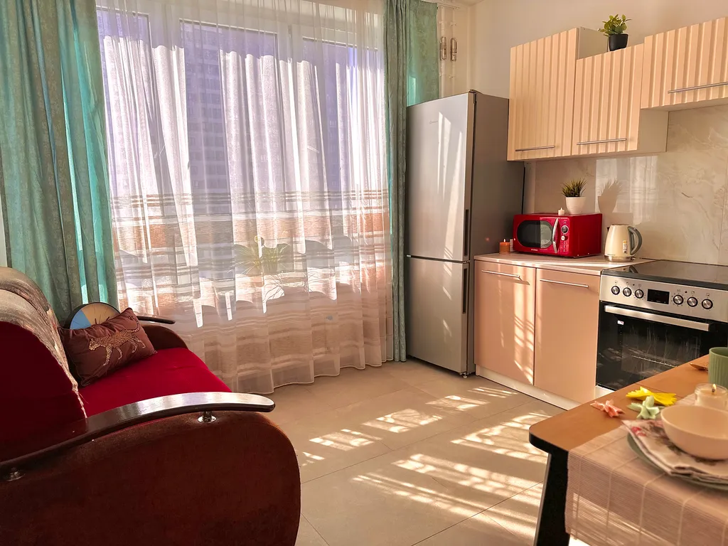 Просторная 1-комнатная квартира для 4 человек рядом с метро Аннино.