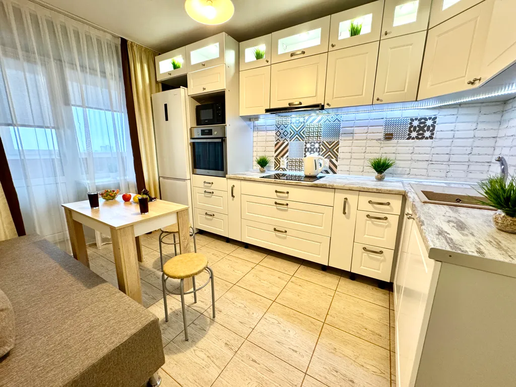 Красивая, уютная квартира в новом доме рядом с ТЦ "Космопорт"