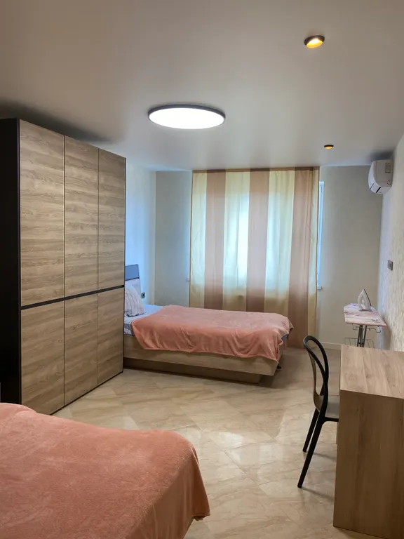 Двухкомнатные апартаменты в новостройке с витражным балконом