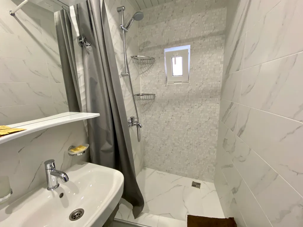 Уютная 1-комнатная квартира с балконом в центре, море - 600 м.