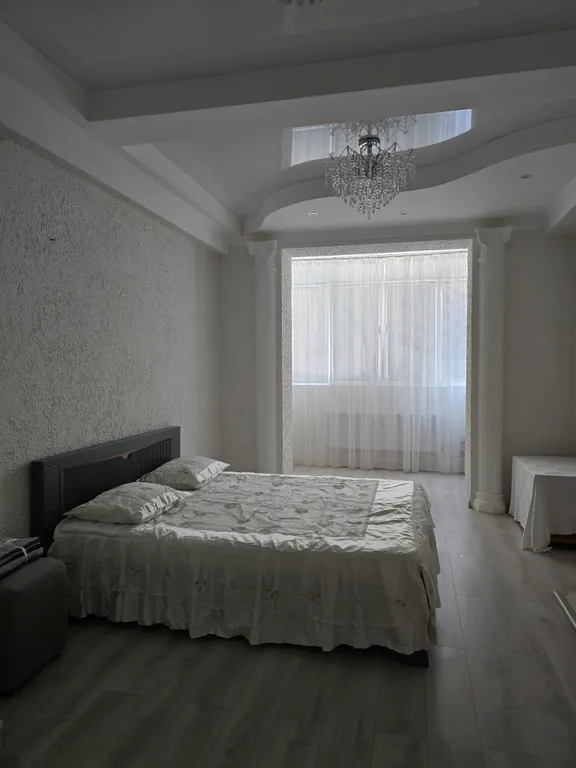 Уютная квартира-студия в новостройке в самом центре города