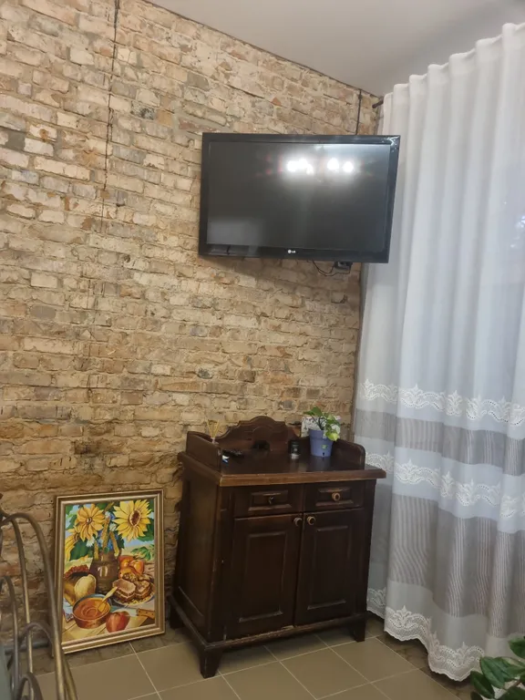 В историческом доме в центре города, уютные апартаменты, своя парковка