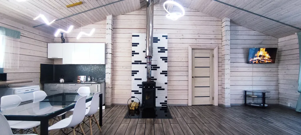 Уютный коттедж у озера с сауной