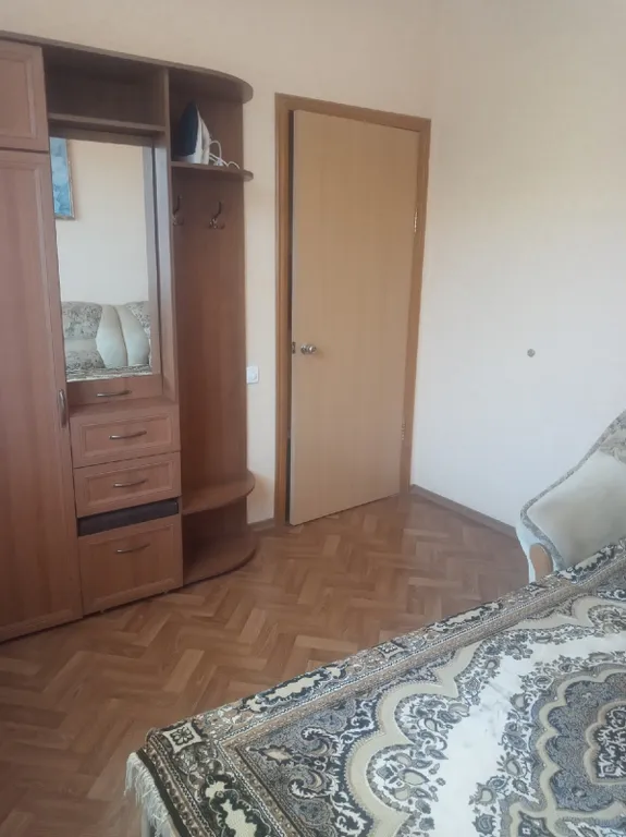 Квартира Двухкомнатная квартира с раздельными комнатами — Евпатория