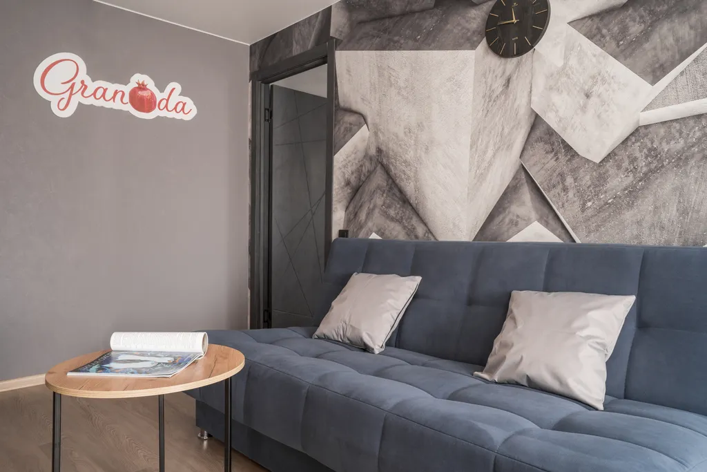 Красивая двухкомнатная квартира формата Евро рядом с набережной пруда