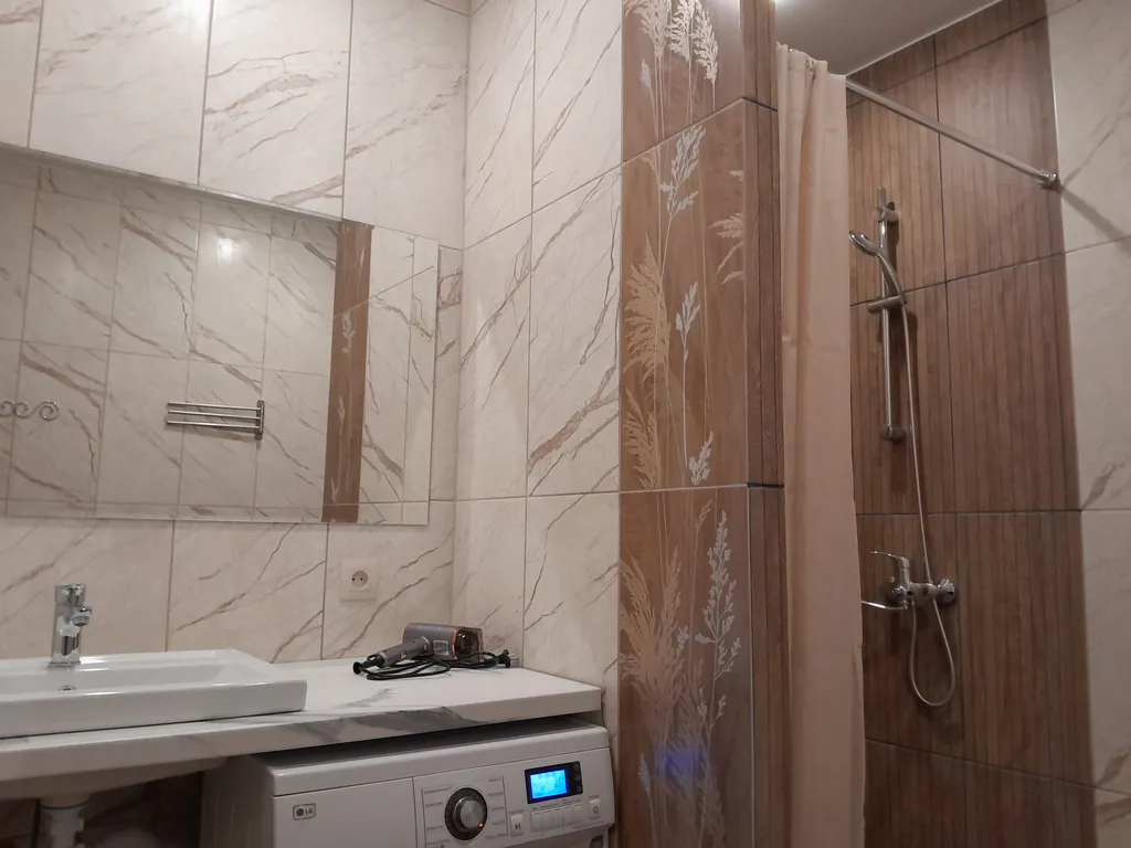 ЖК " Ривер парк " Набережная- Урицкого . Евродвухкомнатная квартира