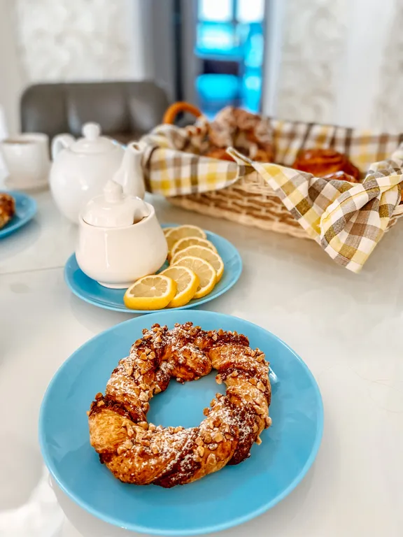 2-комнатные видовые апартаменты с бассейном у моря