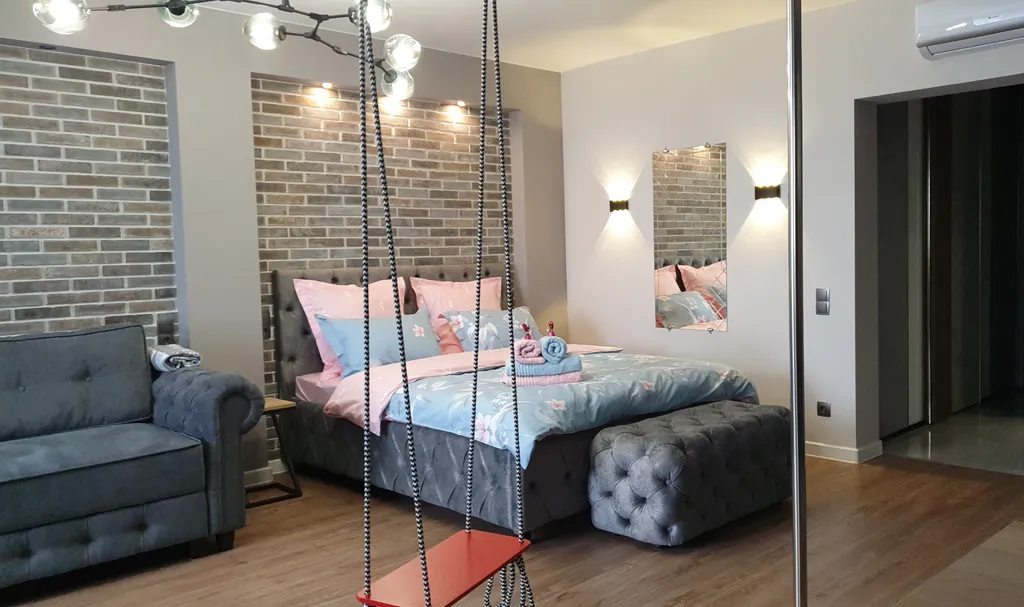 Люкс студия с огромной джакузи