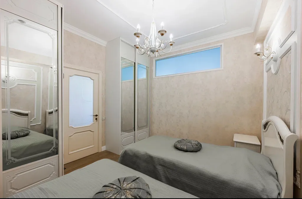 Большой апартамент с видом на море