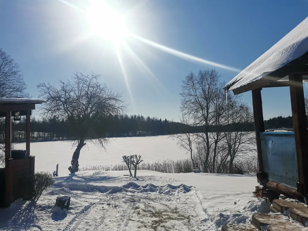 Дом с баней на берегу озера