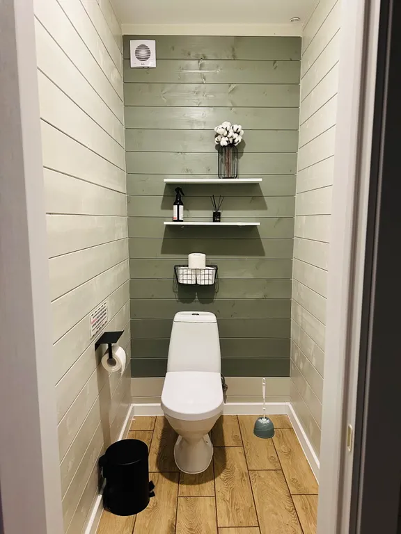 Загородный дом с видом на лес