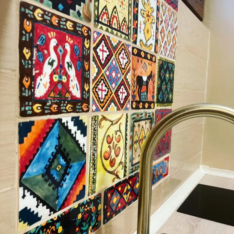 Апартаменты с двумя спальнями с историческим интерьером центр Тбилиси