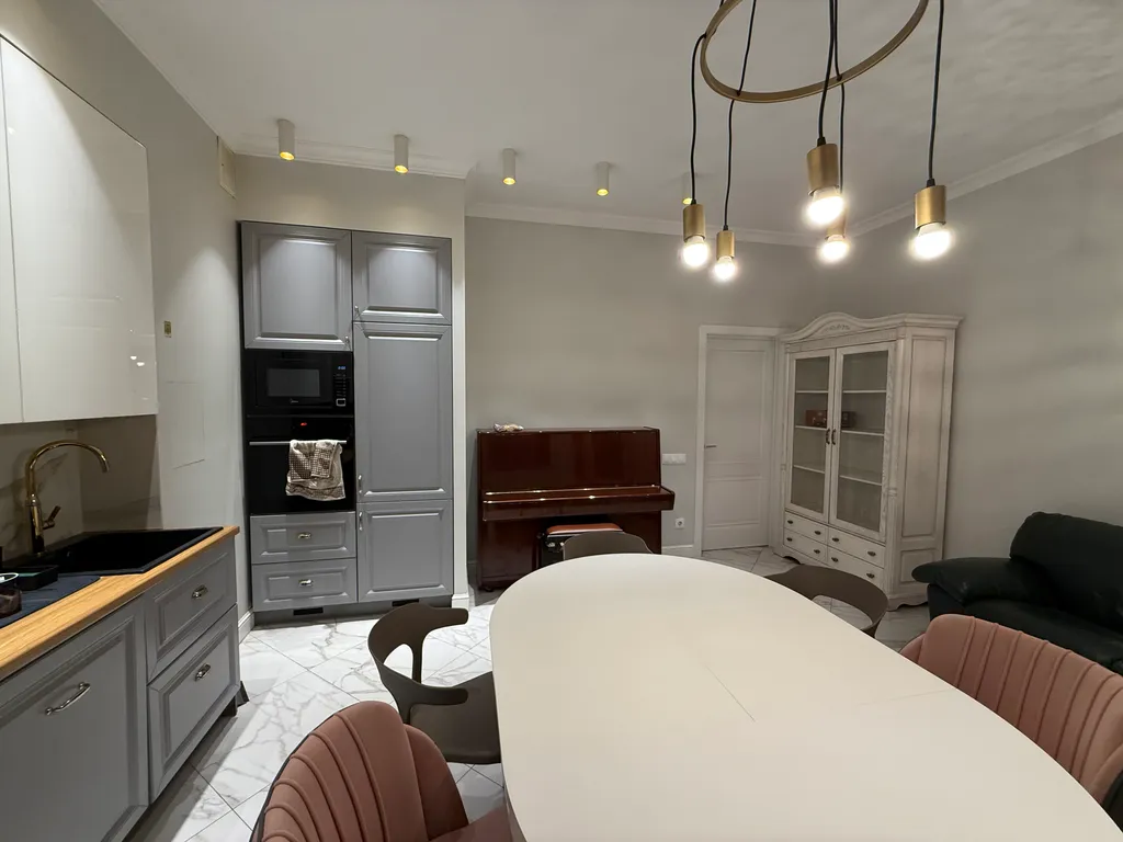 Квартира Квартира Просторная двушка (86 м2) в двух шагах от Исаакия! До 6 гостей — Санкт-Петербург