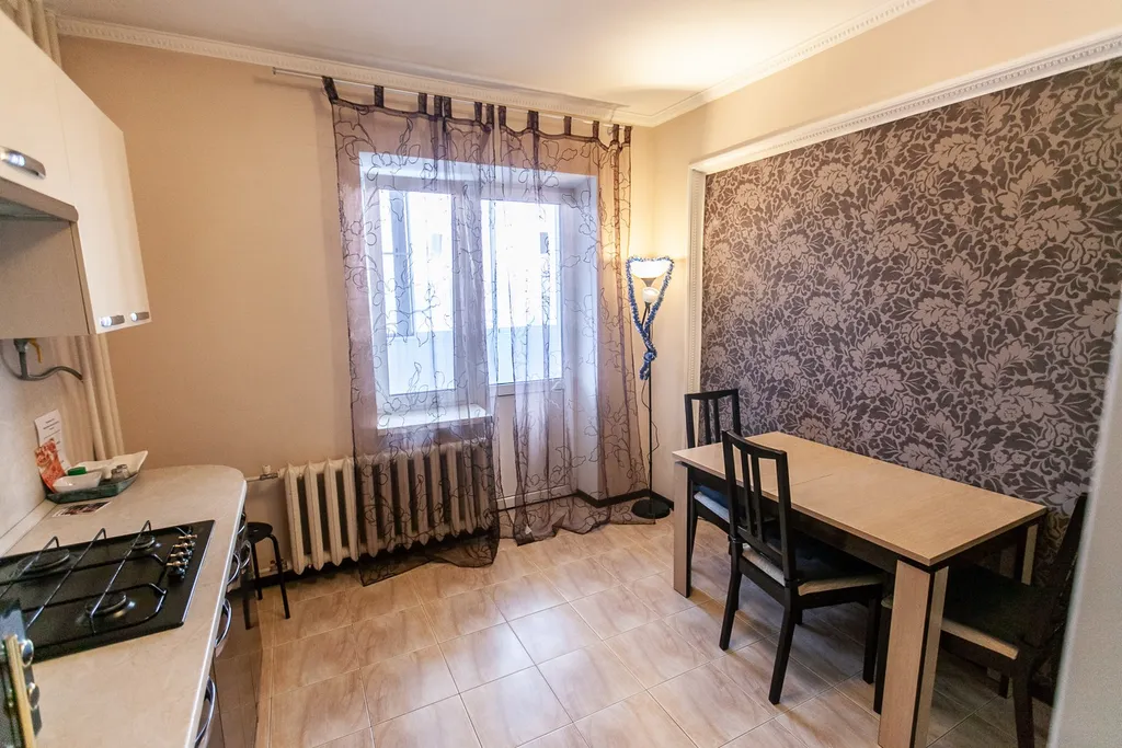 Просторная 1-комнатная квартира напротив ТЦ Обними - Курчатова 72