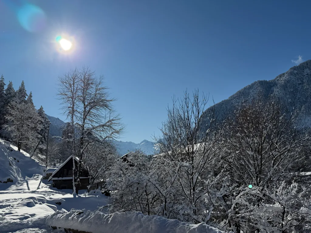 Уютные домики с видом на горы SAFAR