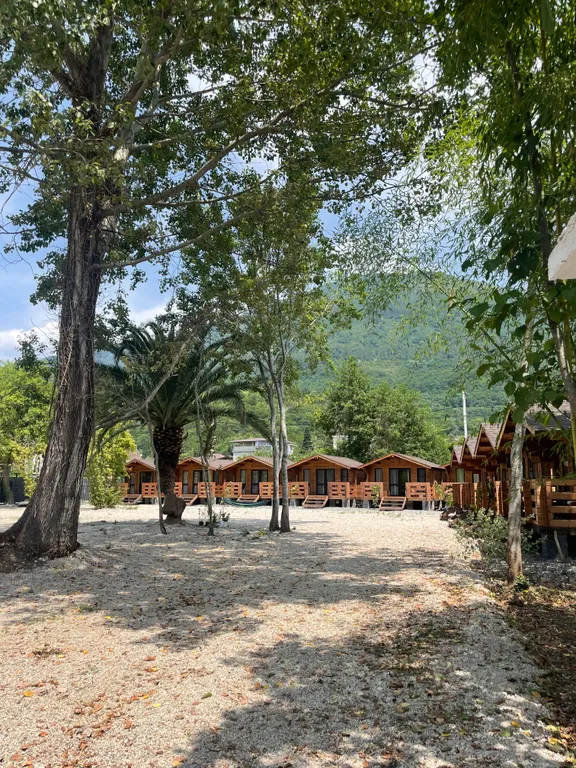 Коттедж 10-комнатный Дом — Гагра