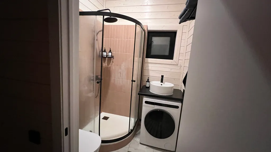 Коттедж Уютный домик на берегу озера 50 м² — Санкт-Петербург