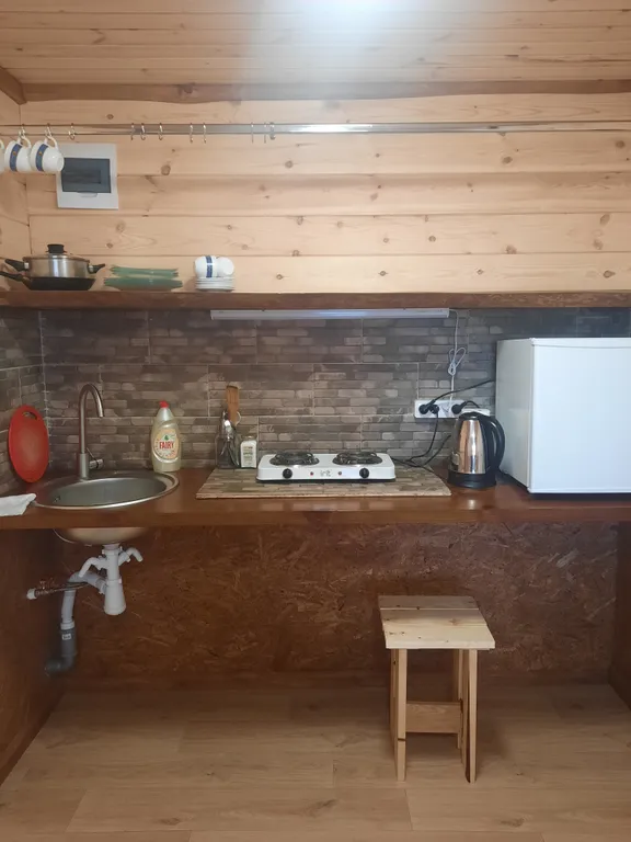 Уютный чистый дом с верандой на берегу реки Варзуга