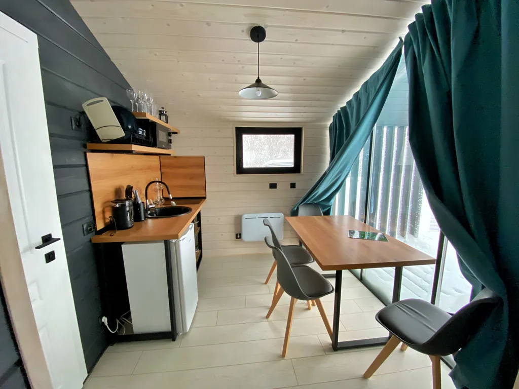 Коттедж Уютный домик на берегу пруда — аренда посуточно в Петергоф