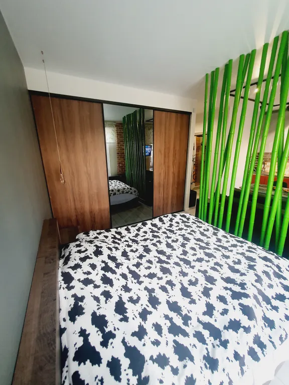 Апартамент с бассейном и видом на море