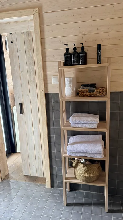 Коттедж Забудьте о городе, ваш лесной дом для тихого отдыха ждет вас — Истра