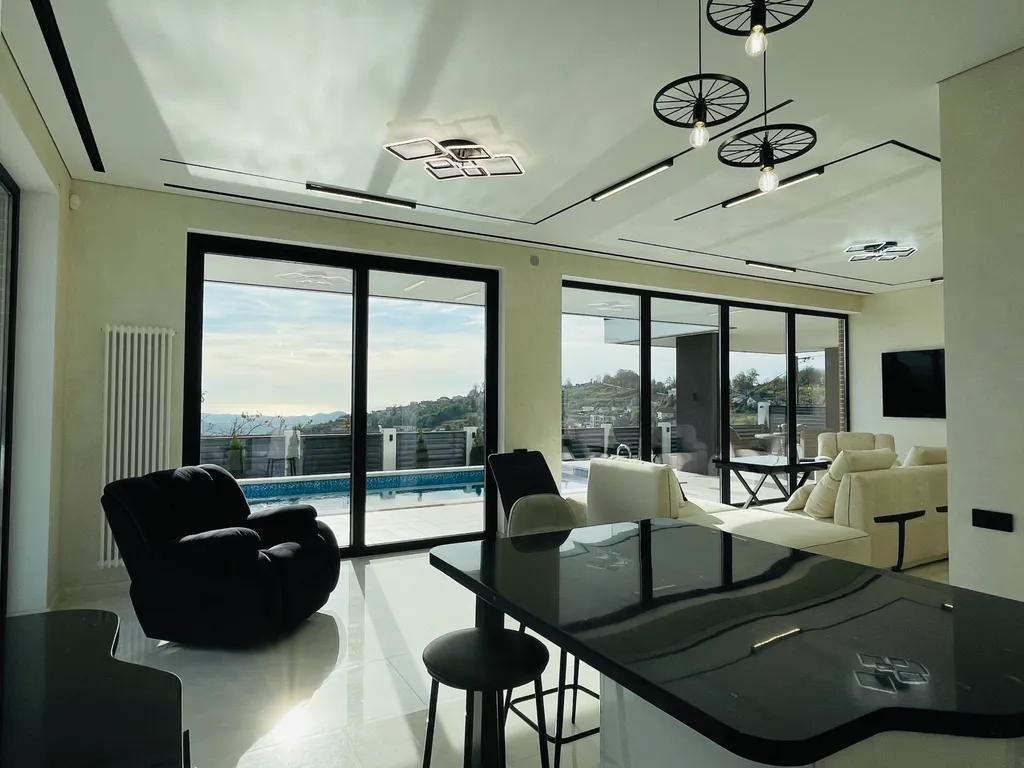 Вилла с бассейном и баней