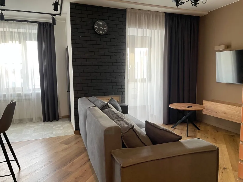 Современная студия в новом доме