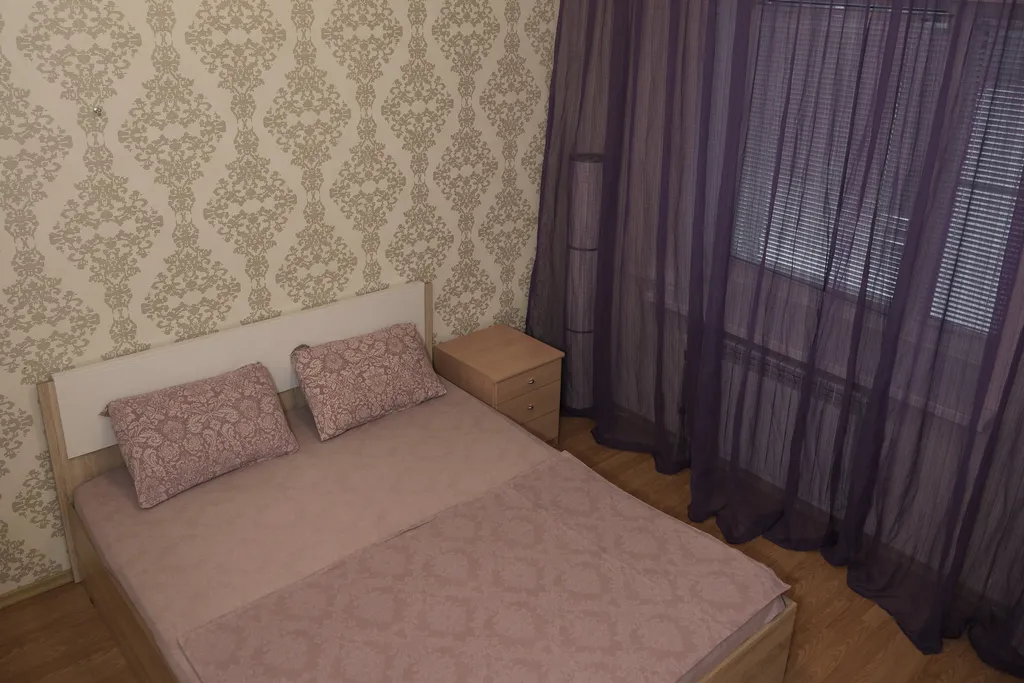 Двухкомнатная квартира Морозова 111/1