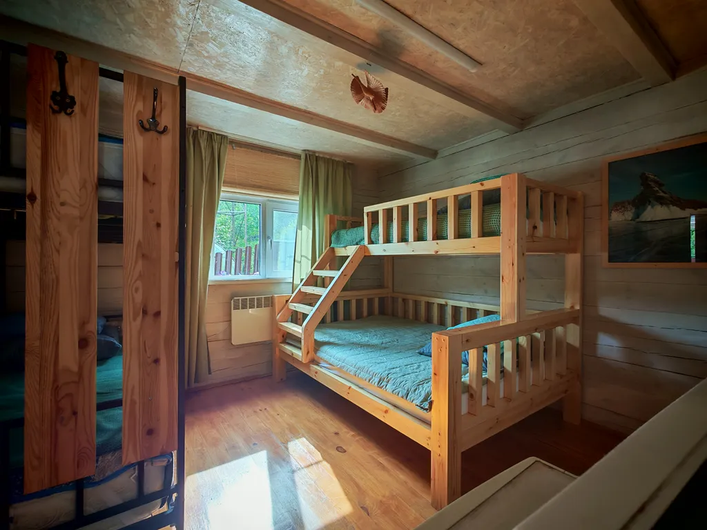 Небольшой уютный домик для отдыха на Байкале