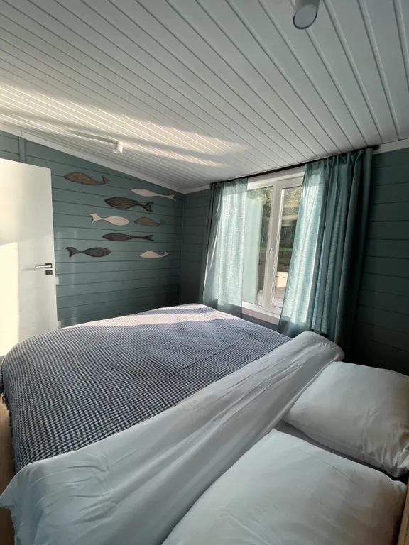 Дом на воде, хаусбот в Карелии