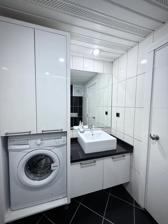 Трехкомнатная квартира на первой береговой линии