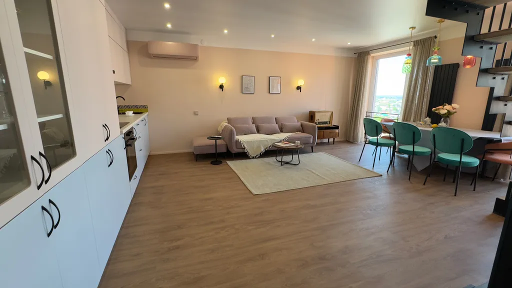 Просторная двухэтажная квартира от компании v-gosti