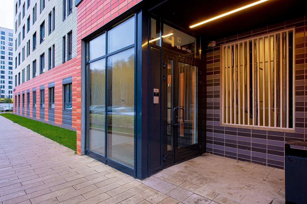 Рядом с метро Саларьево