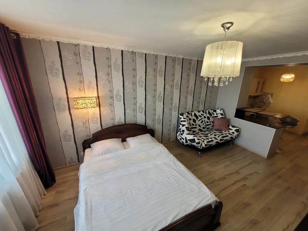 Квартира студия рядом с Ледовой ареной на улице Пугачева