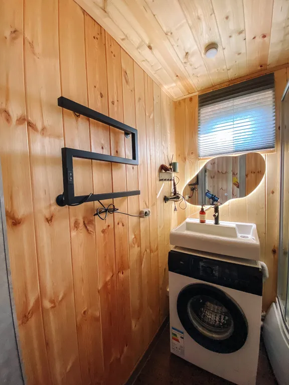 Домик в сосновом бору с баней, бассейном (летом) и беседкой