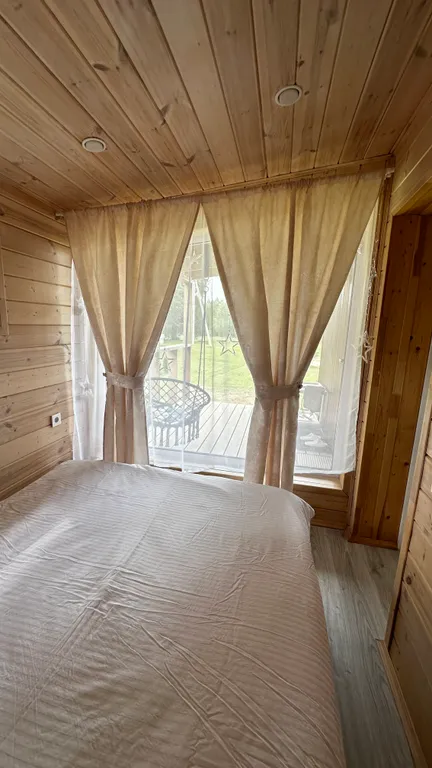 Уютный домик в древних липах