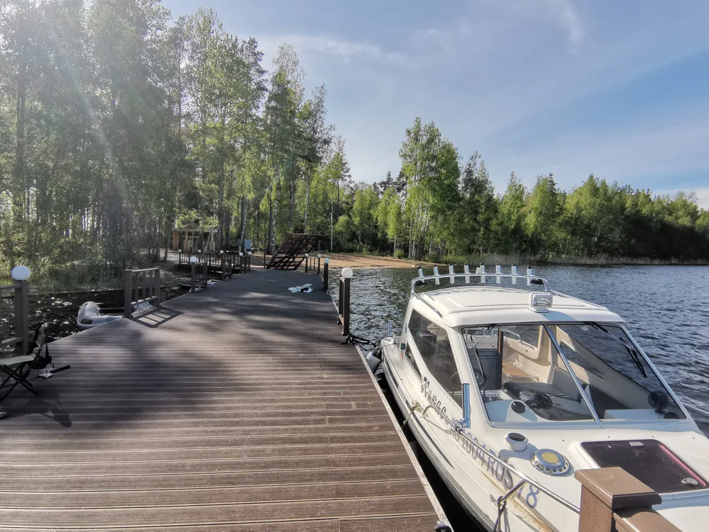 Новый современный стильный дом у озера Суходолье