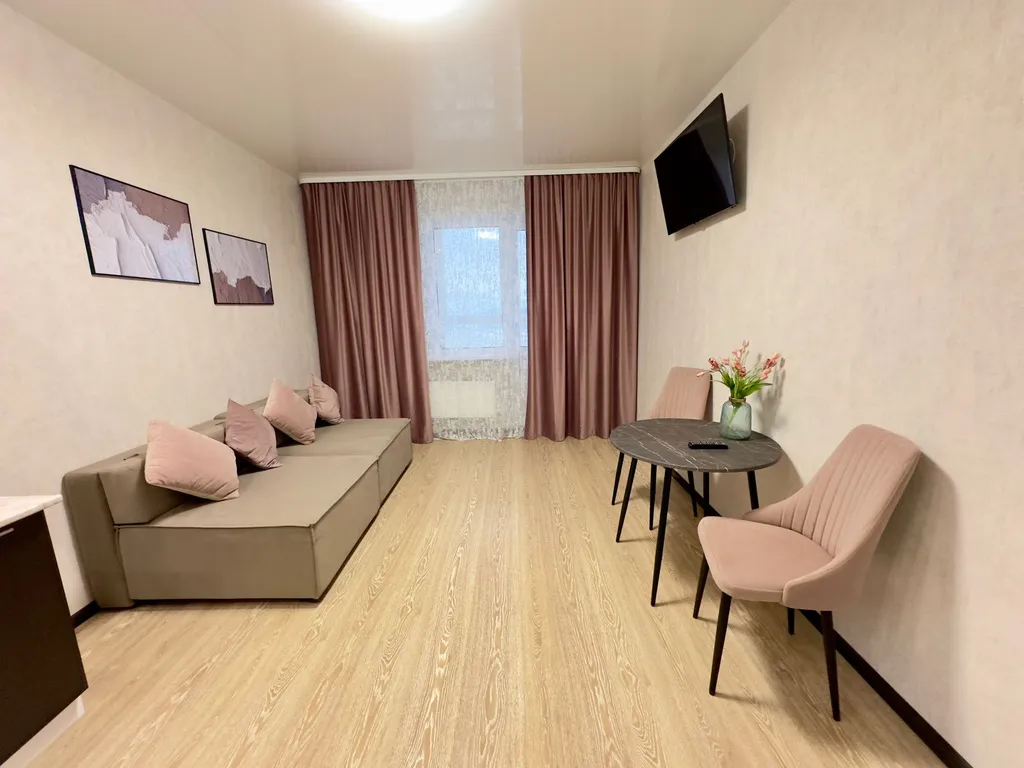 Уютная двухкомнатная квартира на ауре — аренда посуточно в Сургут