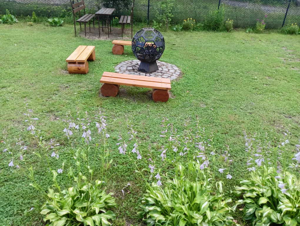 На Алтае на берегу реки Катунь