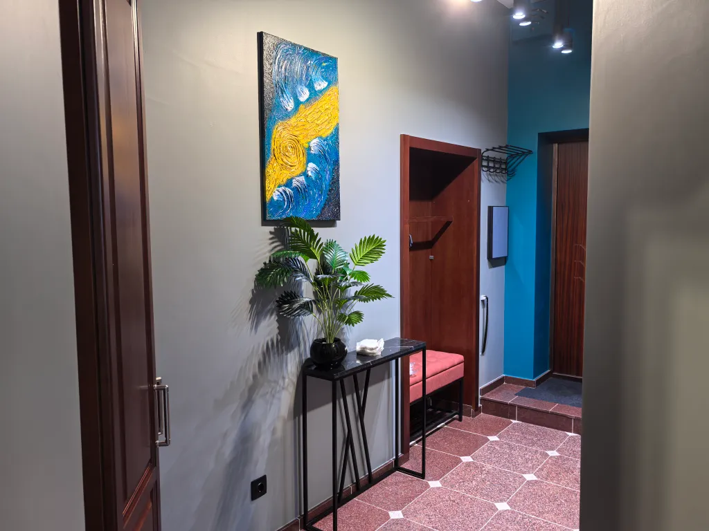 Дизайнерская 2к квартира на набережной реки Волги